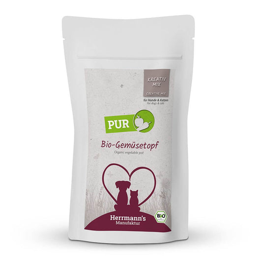 Bio-Gemüsetopf mit Gemüse und Beeren